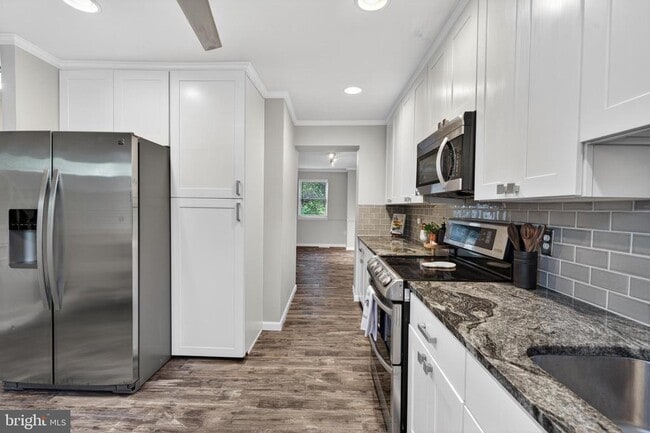 Building Photo - 9333 Pan Ridge Rd