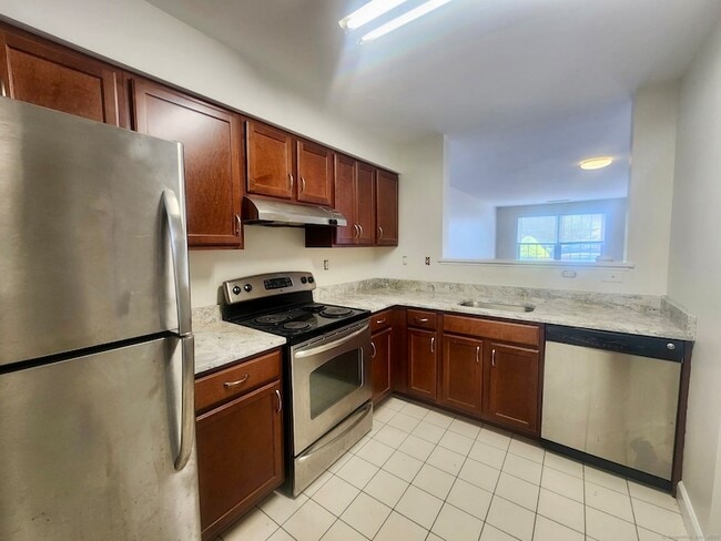 Building Photo - 14 Fairgate Dr