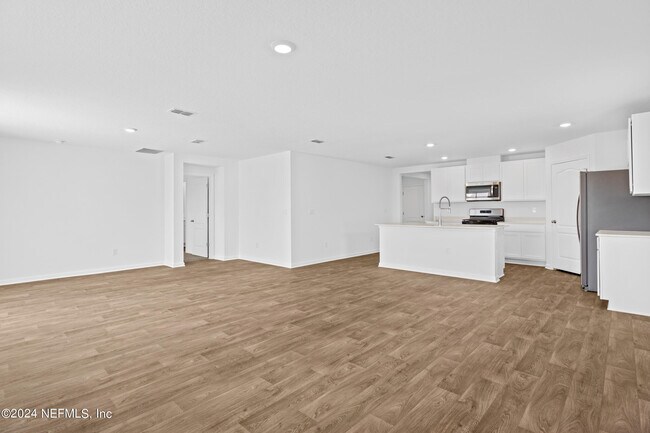 Building Photo - 197 Ardila Cir