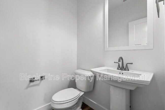 Building Photo - 7184 W Riverwood St