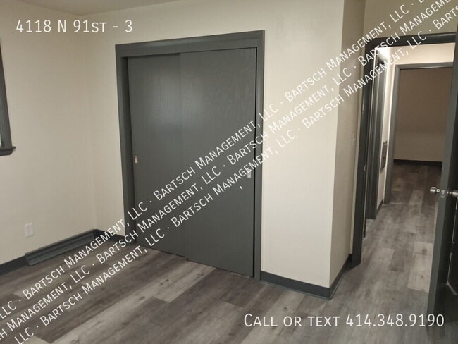 Building Photo - 4118 N 91st-3