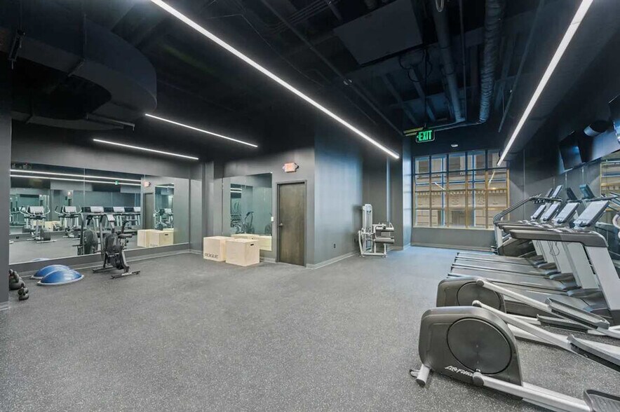 Building Photo - 9-JAN-JAN E 4th St