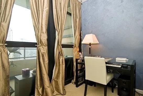 Building Photo - 1255 S State St