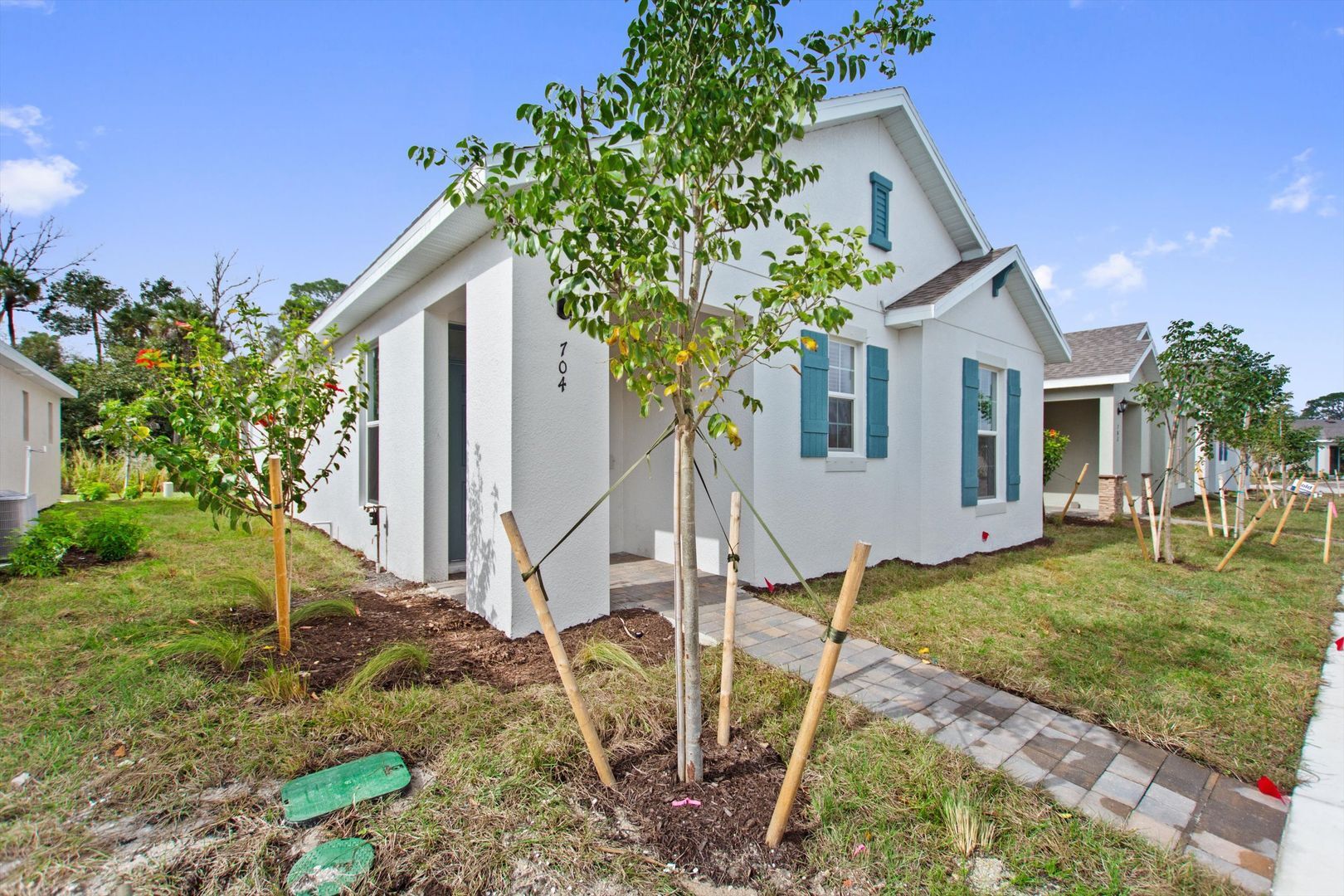 Building Photo - 704 Treehouse Ln