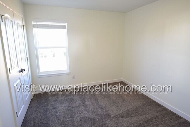 Building Photo - 4008 NW 95th Terrace