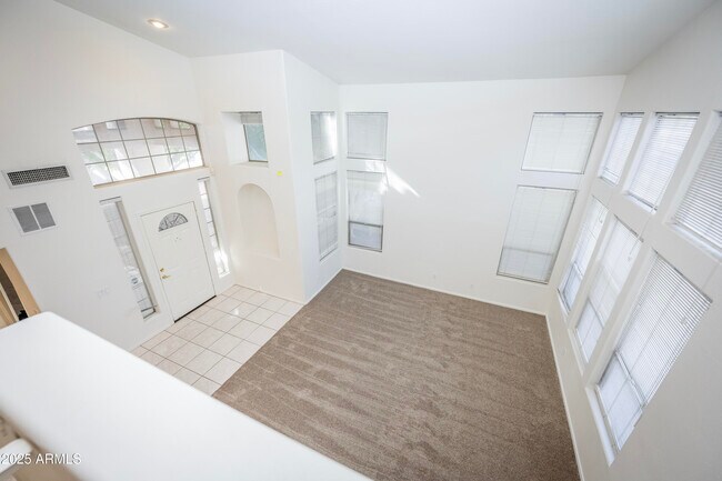 Building Photo - 3844 E Kings Ave