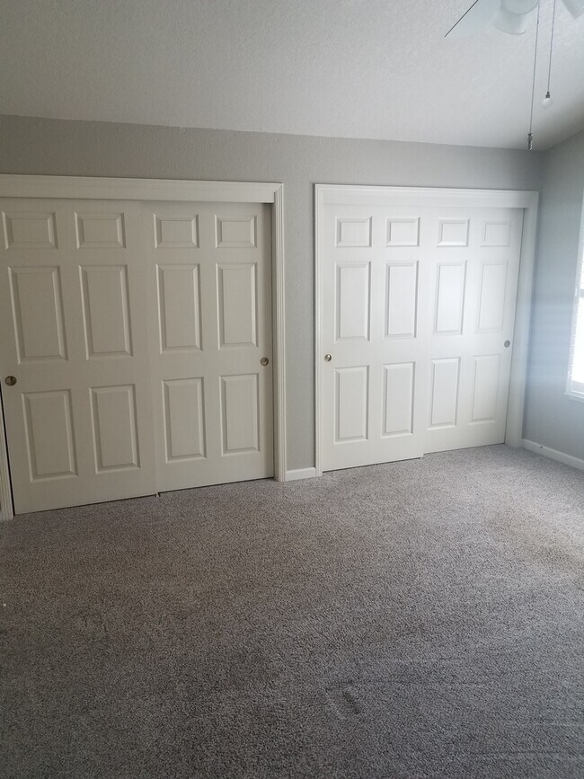 Building Photo - Highly Desirable Valley Club Circle Condo – Gated Napa Living