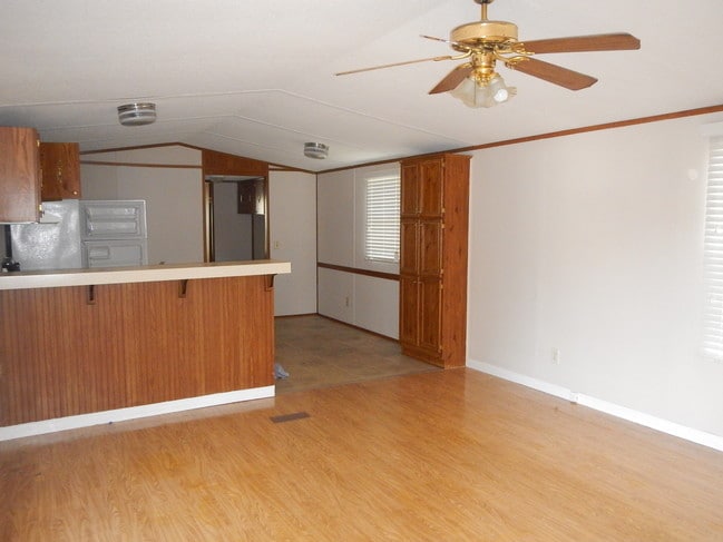 Building Photo - 233 Frankie Ln