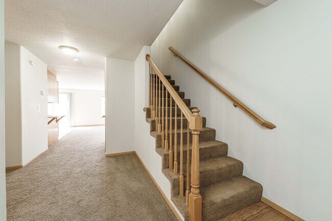 Building Photo - $500 Off Move In Special - Comfortable 3-B...