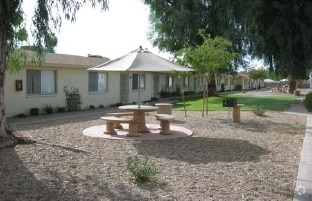 Building Photo - Villas on 28th
