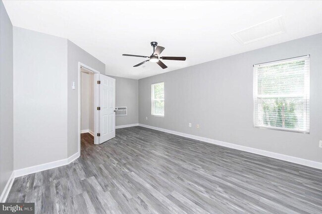 Building Photo - 12284 Bandera Ln