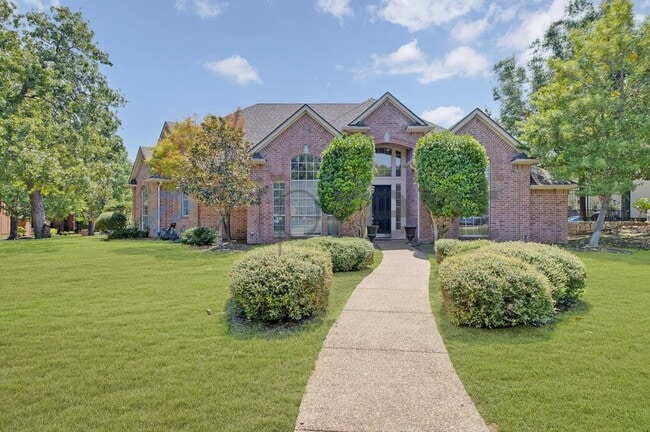 Building Photo - 700 Lakehurst Ct
