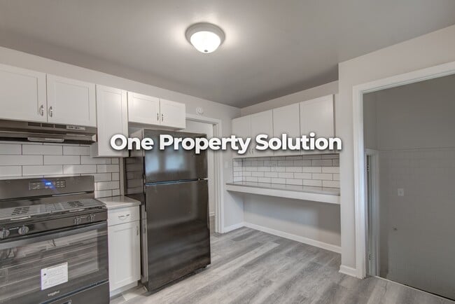 Building Photo - 4727 Harrison St