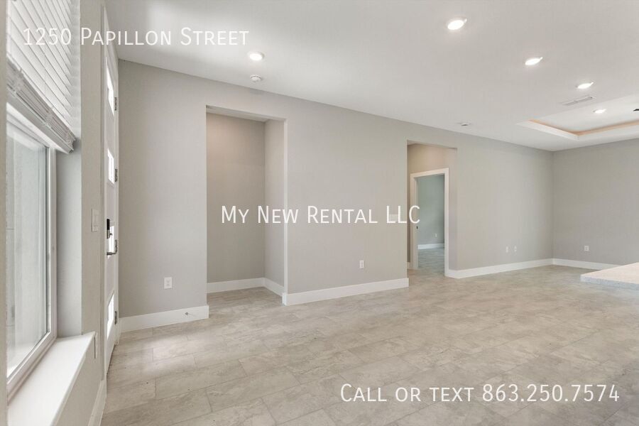 Building Photo - 1250 Papillon St