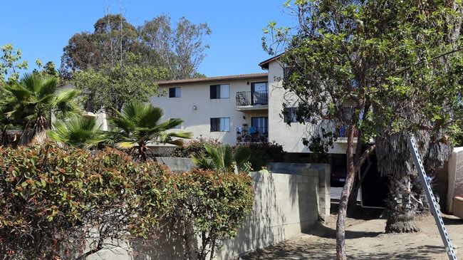 Building Photo - Canyon Lodge Apartments