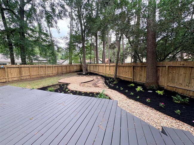 Building Photo - 21 Edgewood Forest Ct
