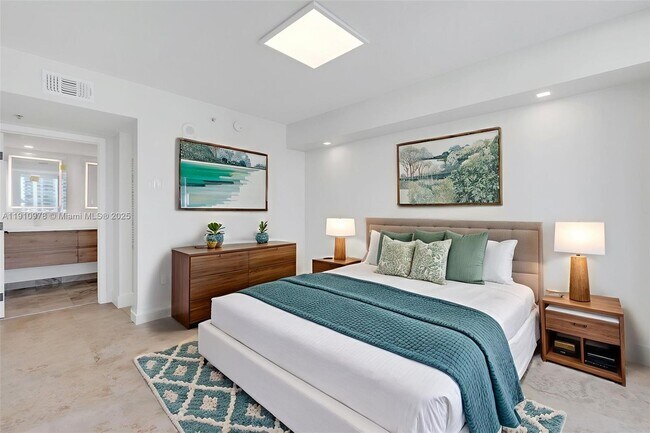 Building Photo - 31 SE 5th St