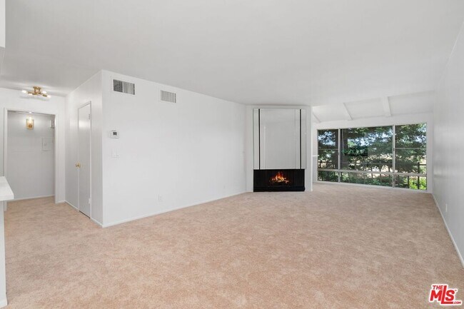 Building Photo - 12720 Burbank Blvd
