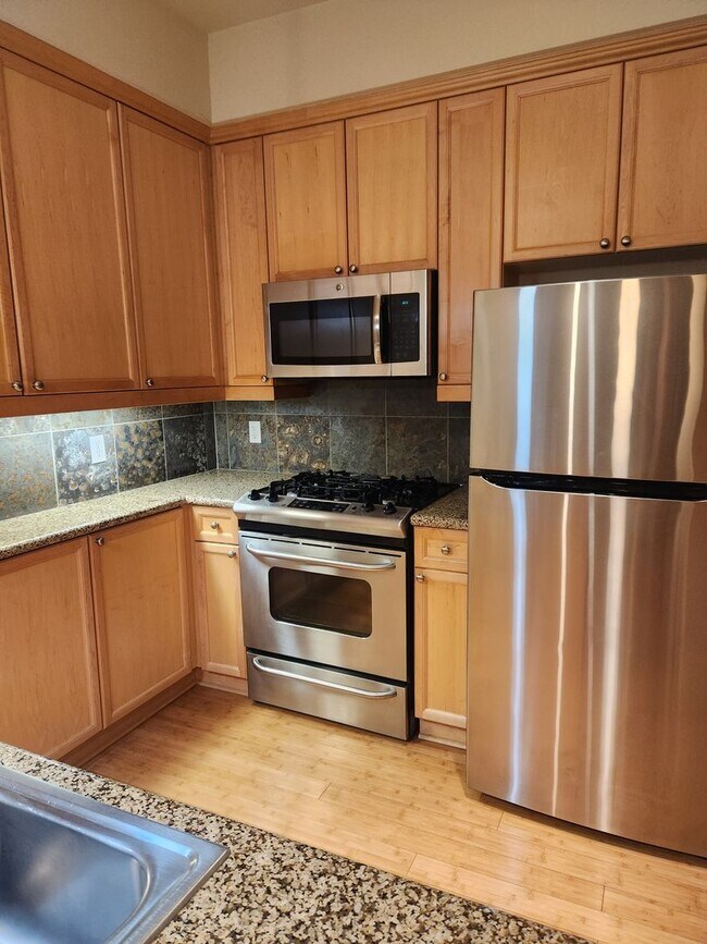 Building Photo - Washington Ave #306