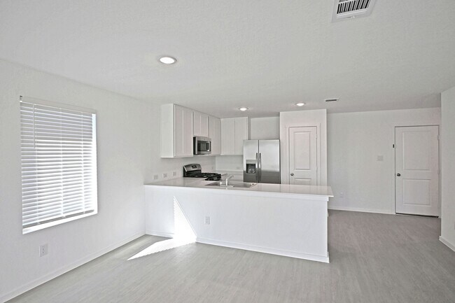 Building Photo - 1855 Lorena Wood