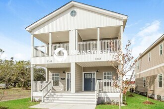 Building Photo - 2 Bedroom Pet-Friendly Home in St. Petersburg, FL with Main Street Renewal