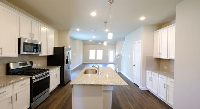 Building Photo - 21631 Sandy Dune Dr