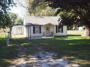 Building Photo - 418 Spratley St