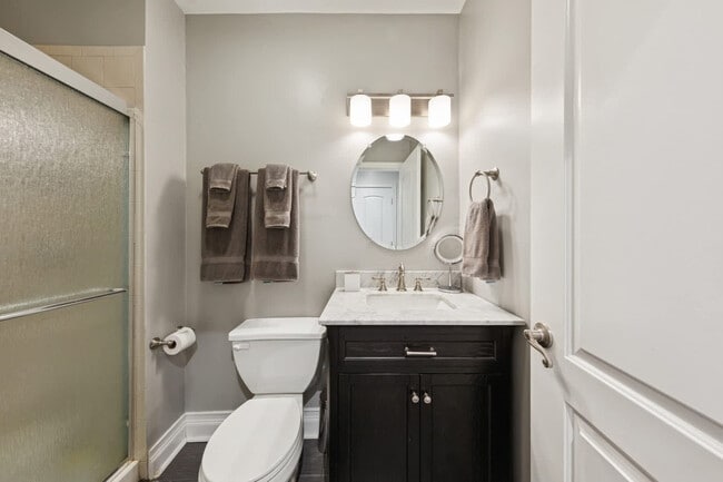 Building Photo - 657 N Carpenter St