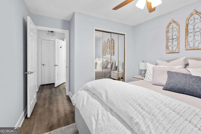 Building Photo - 55 St Claire Ln NE