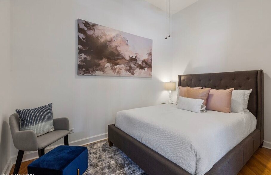 Building Photo - 936 W Madison St