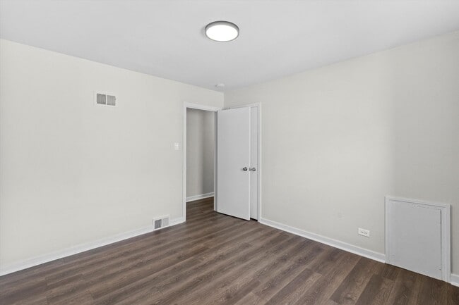 Building Photo - 8926 Bronx Ave