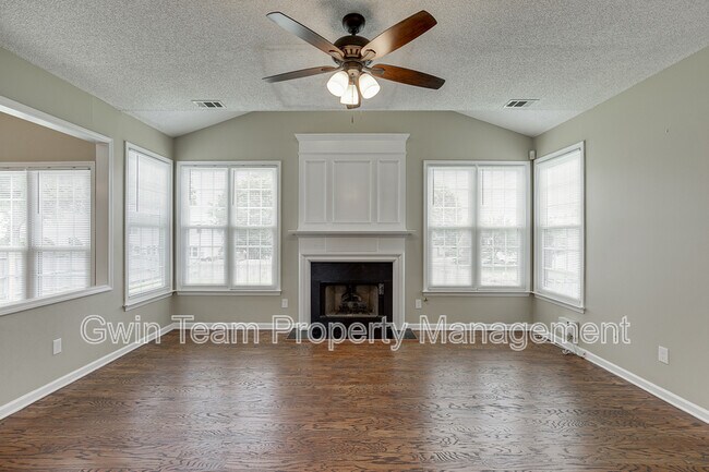 Building Photo - 305 Leatherman Ct