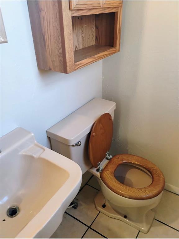 Building Photo - 2216 Dixon Rd