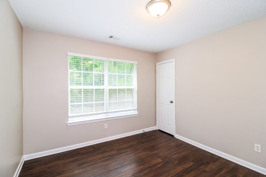 Building Photo - 516 Gristmill Ln