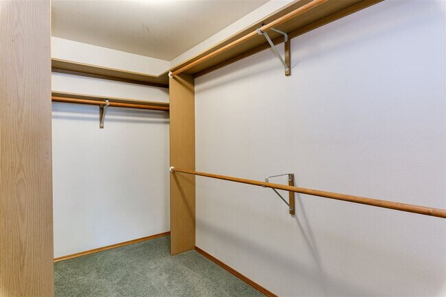 Building Photo - 3177 E Stone Point Dr