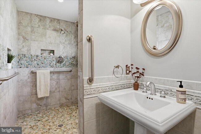 Building Photo - 5202 Garner St