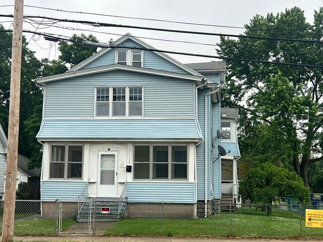 Building Photo - 1179-1181 Carew St