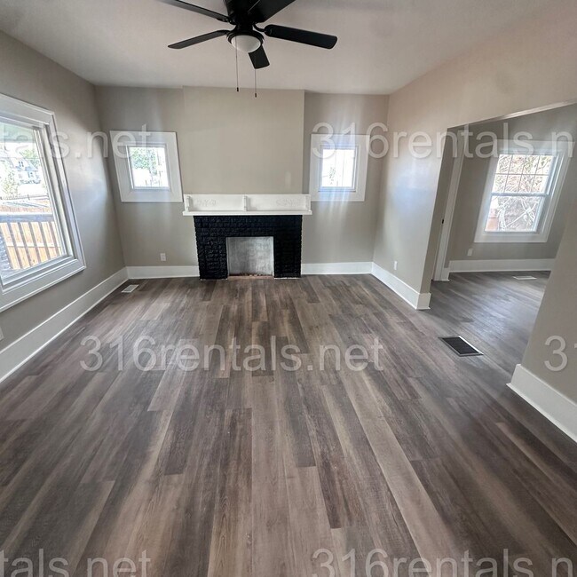 Building Photo - 420 S Osage St