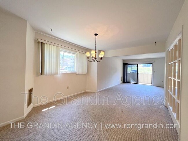 Building Photo - 5260 Crossbow Cir