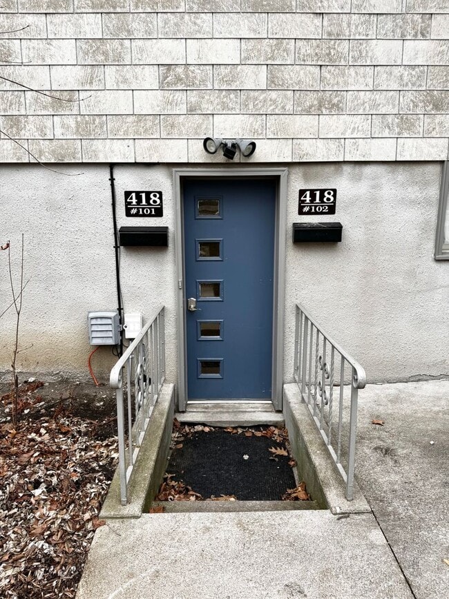 Building Photo - 418 Ash Ave