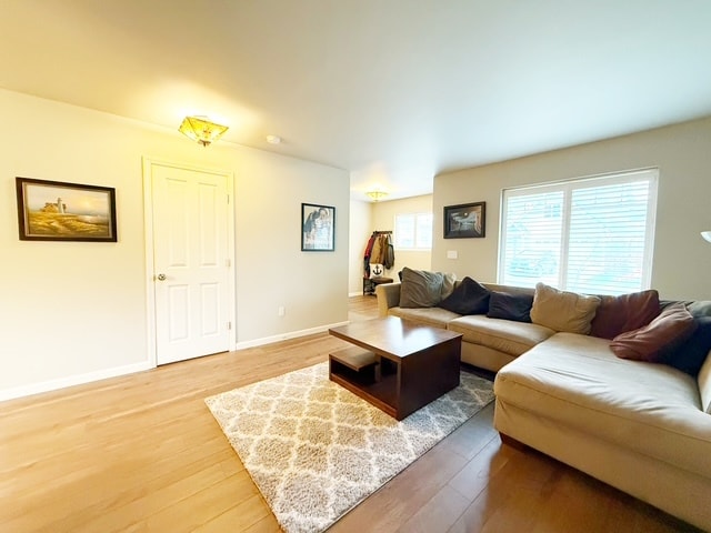 Building Photo - 298 NE Tronson Cir