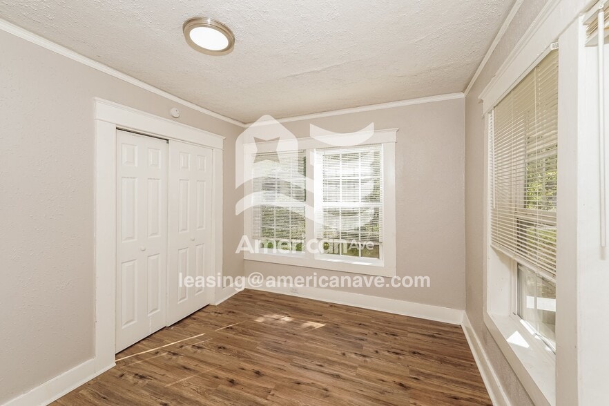 Building Photo - 621 83rd Pl S