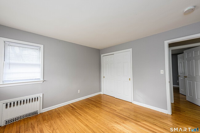 Building Photo - 109 Kings Hwy