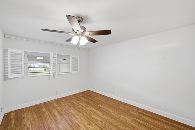 Building Photo - 28 Seville Dr