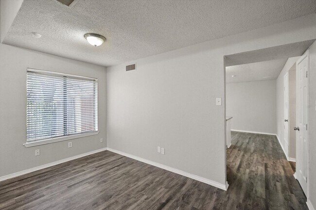 Building Photo - Lake Arlington area 4 bedroom with large yard