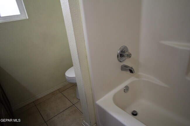 Building Photo - 456 Passmore Rd