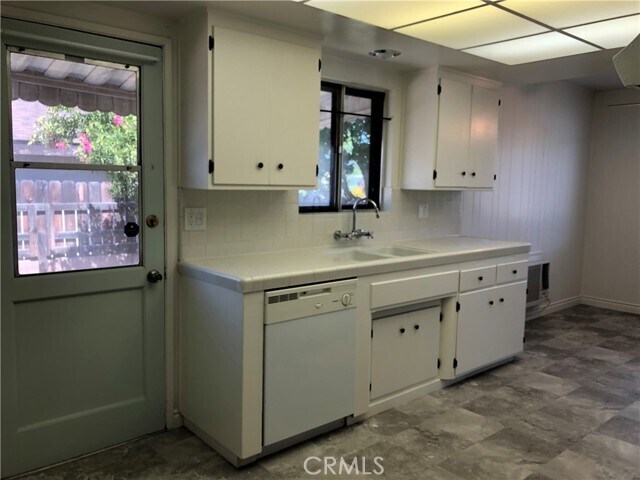 Building Photo - 27239 Crest St