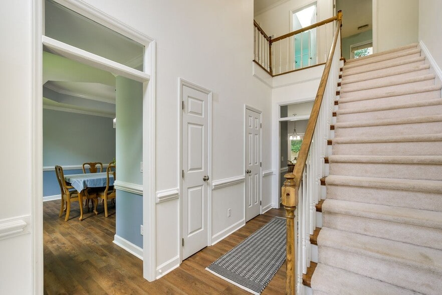 Building Photo - 5518 Tahoe Dr