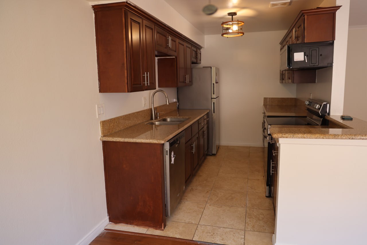 Building Photo - 5403 Newcastle Ave