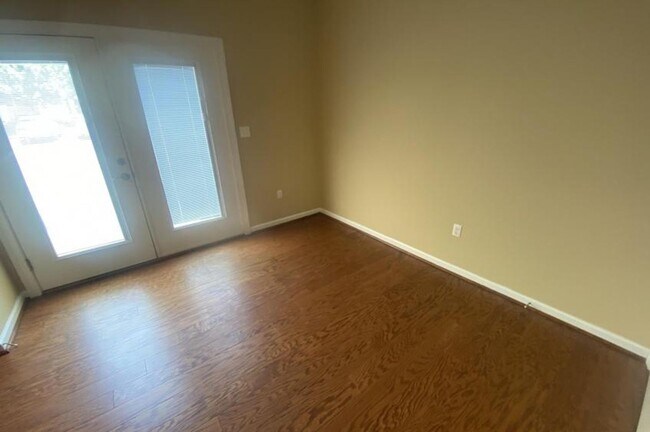 Building Photo - 3 Bedroom Townhouse in Cornerstone